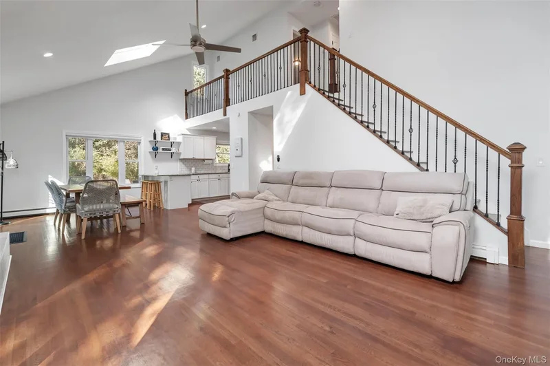 2 Christine Lane, Manorville, New York, United States. - Photo 25