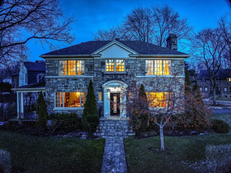 1325 Ch. St-Clare, Mount Royal, Quebec, Canada. - Photo 12