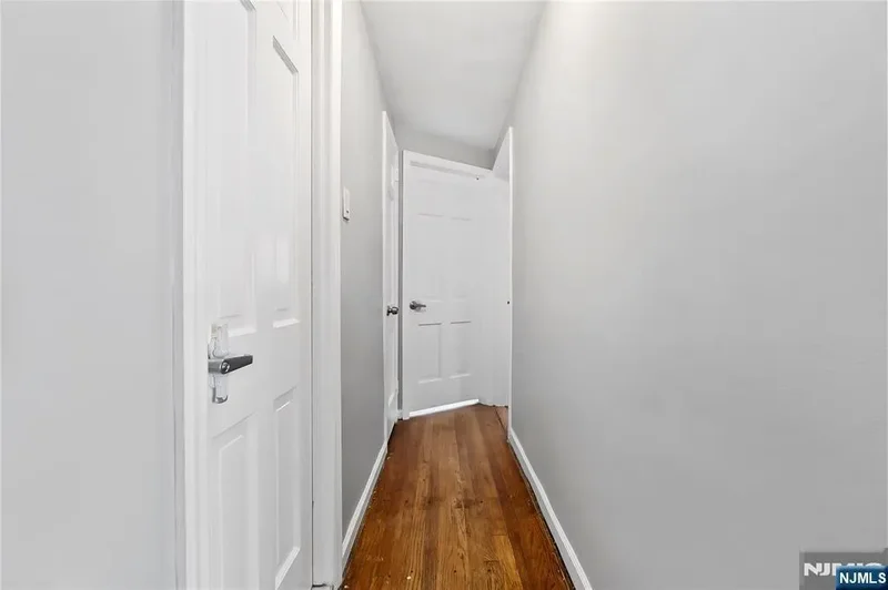 342 Lincoln Avenue, Elmwood Park, New Jersey, United States. - Photo 20