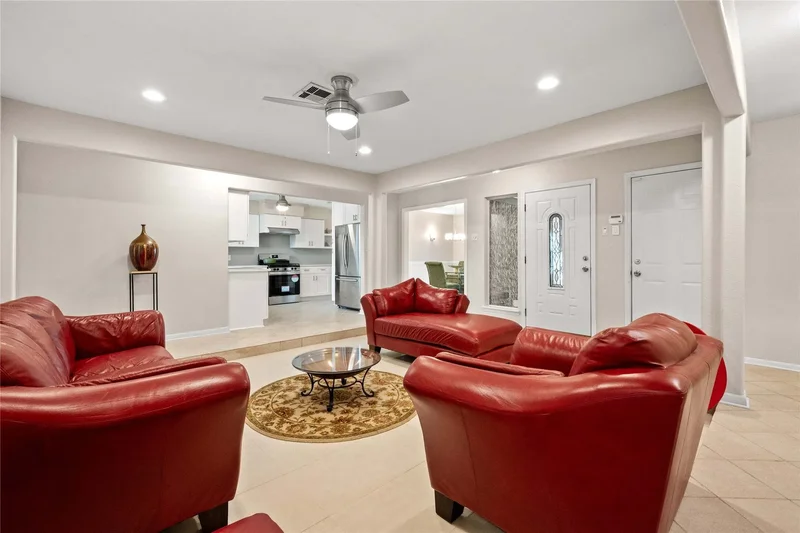2331 Carleen Road, Houston, TX 77018, Houston, Texas, United States. - Photo 2