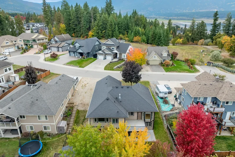 1660 22 Street NE, Salmon Arm, BC V1E 0A8, Salmon Arm, British Columbia, Canada. - Photo 20