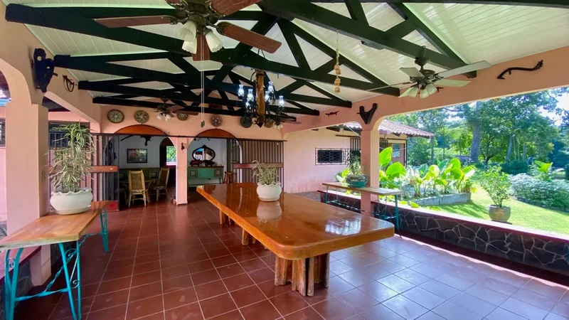 CATTLE FARM WITH FAMILY HOUSE AND RIVERS