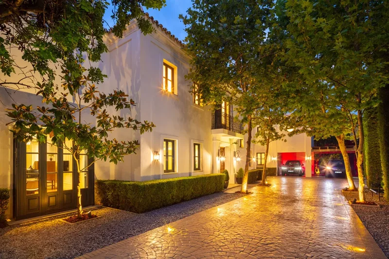 Exquisite Luxury Villa with Panoramic Views in Marbella’s Most Prestigious Community