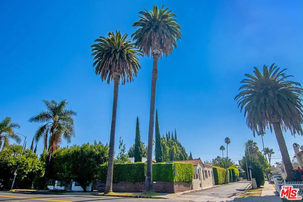 502 N Crescent Heights Boulevard, West Hollywood, California, United States. - Photo 10
