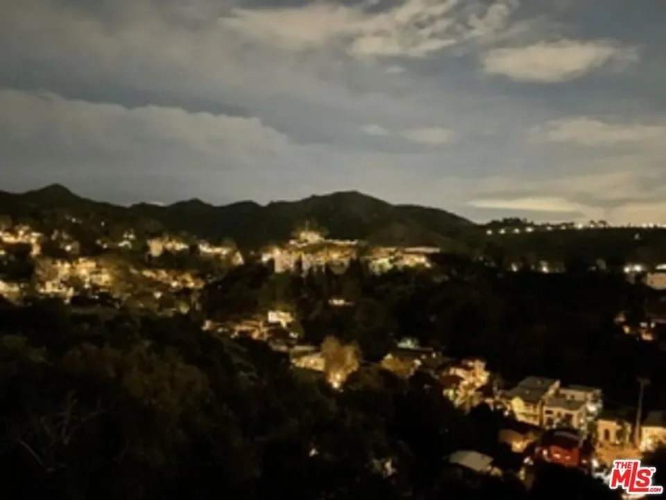 2630 Creston Drive, Los Angeles, California, United States. - Photo 7
