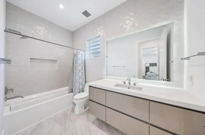 260 NE 3rd Street, Boca Raton, FL 33432, Boca Raton, Florida, United States. - Photo 2