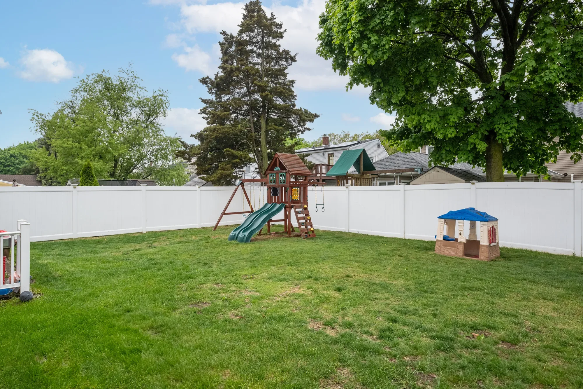 296 Jerome Avenue,Carle Place, Ny, 11514