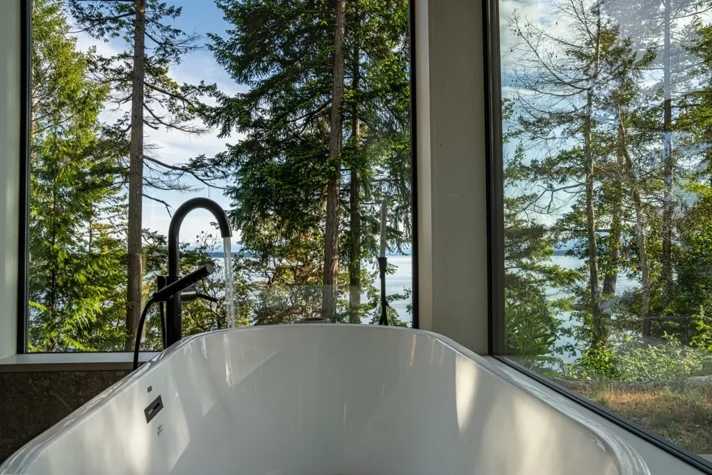 Sharpes Bay, Bliss Landing, British Columbia, Canada. - Photo 26