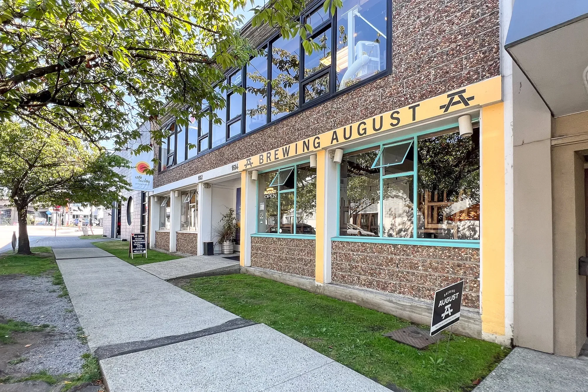 Exterior photo 8