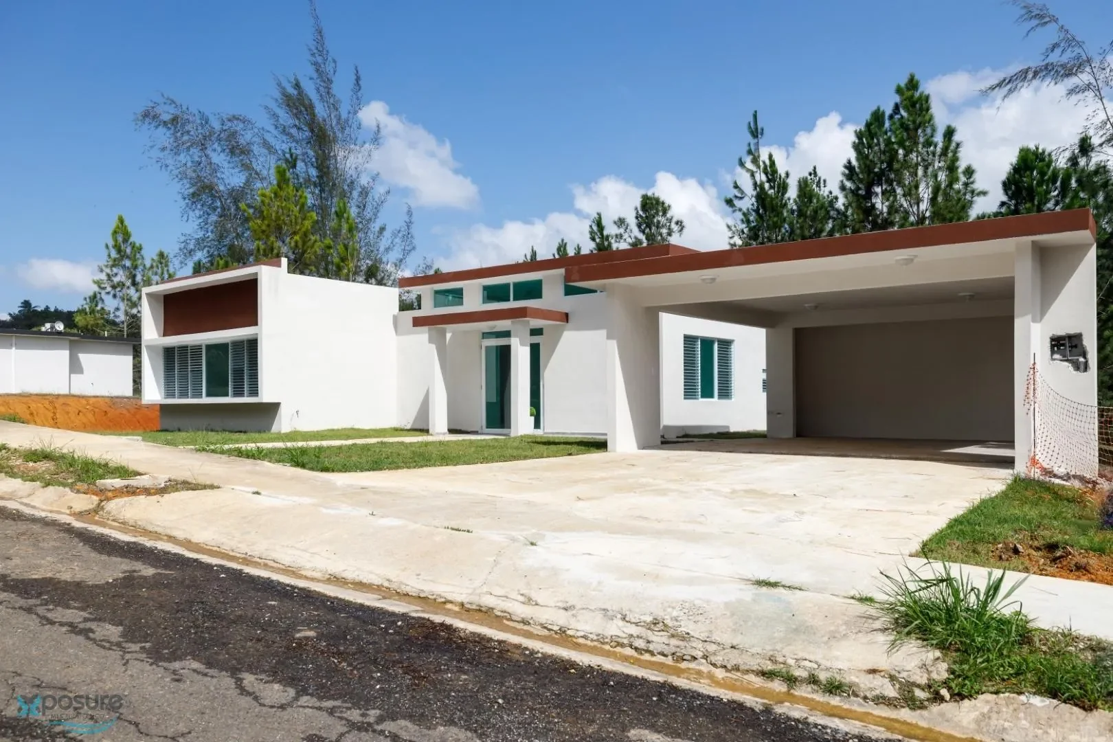 Exterior photo 4