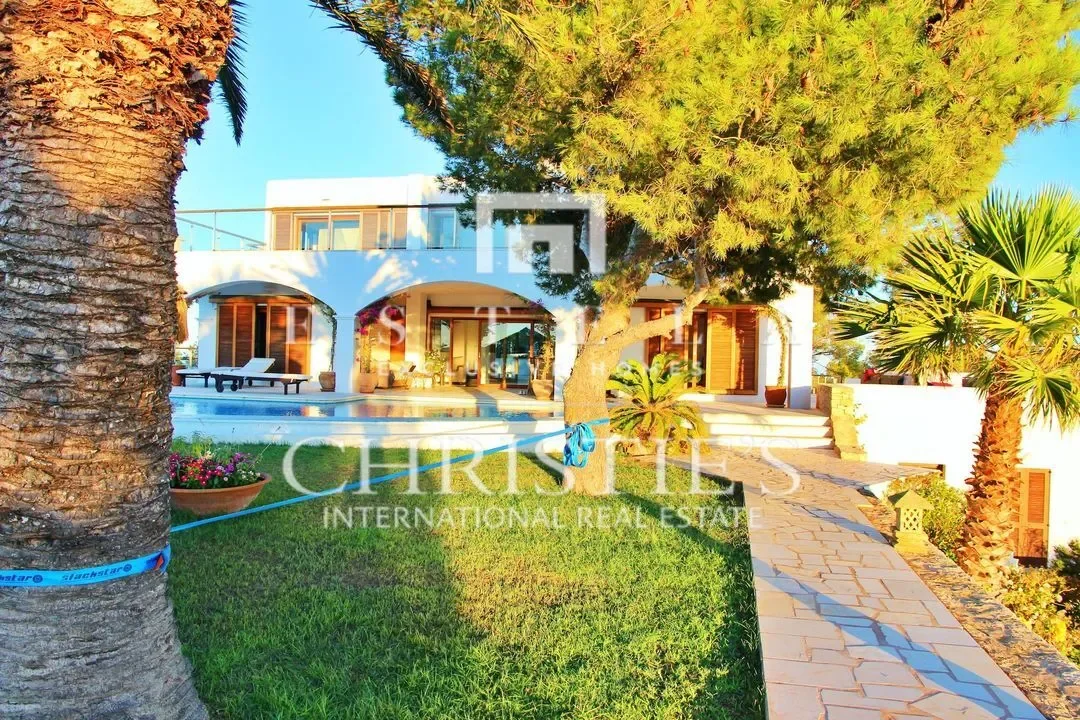 Exterior photo 8
