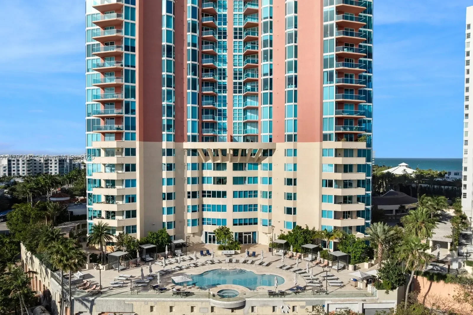 300 S Pointe Dr, Miami Beach, Florida, United States. - Photo 6