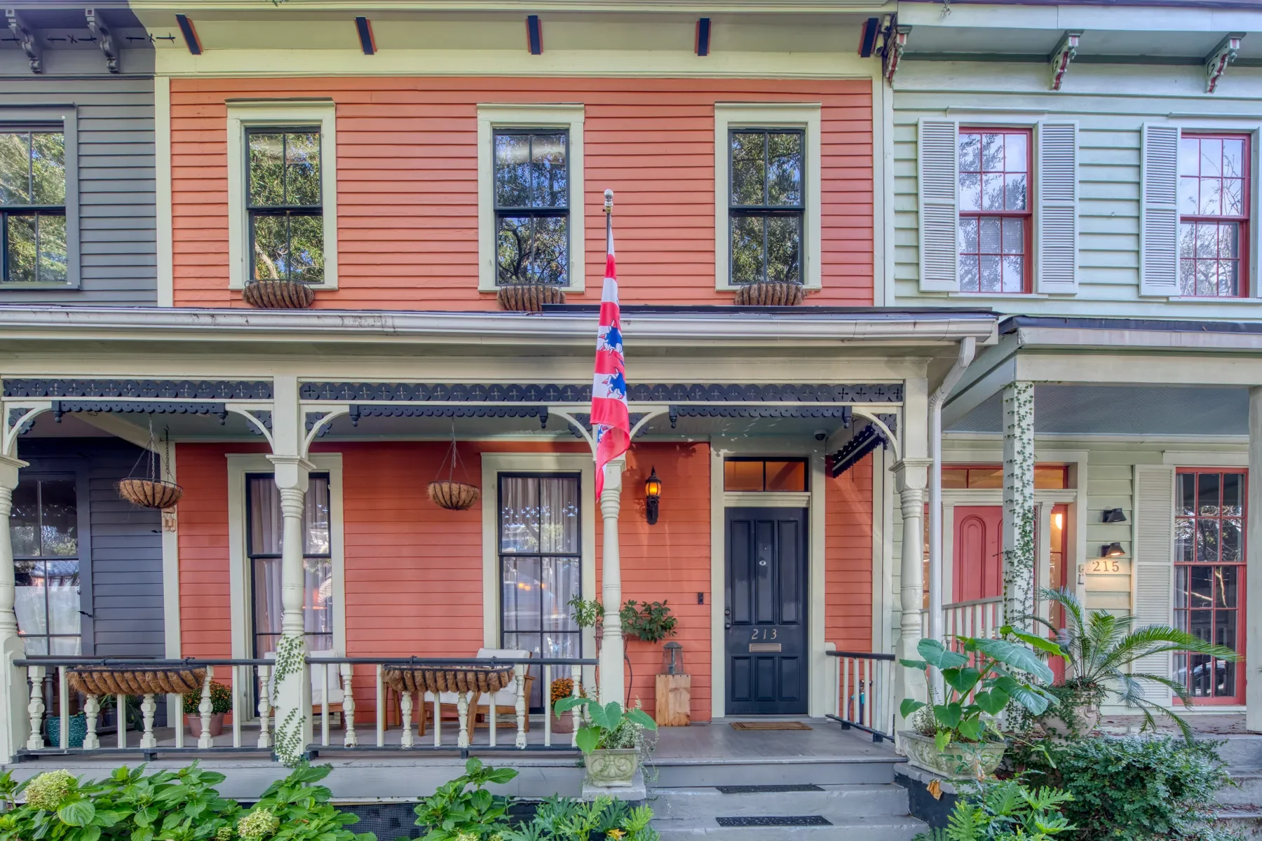 Exterior photo 2