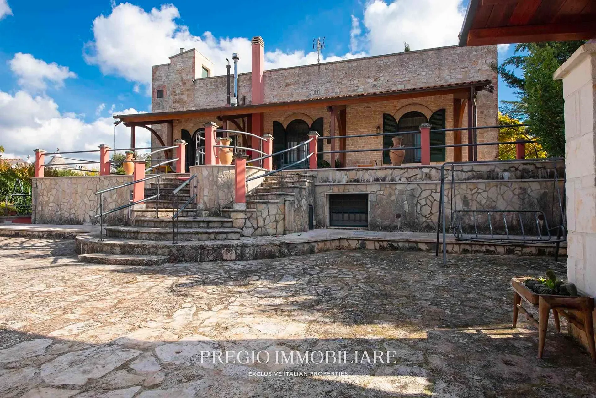 Exterior photo 8