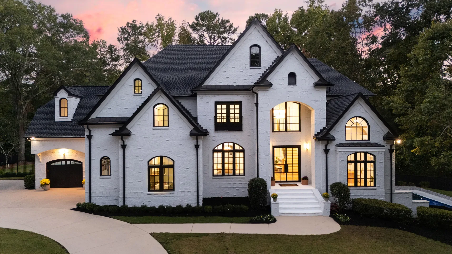 Exterior photo 4