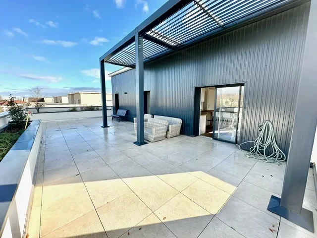 FERNEY-VOLTAIRE, VERY NICE DUPLEX 138M, 4 bedrooms, 138m², TERRACES 100m²/GARAGE