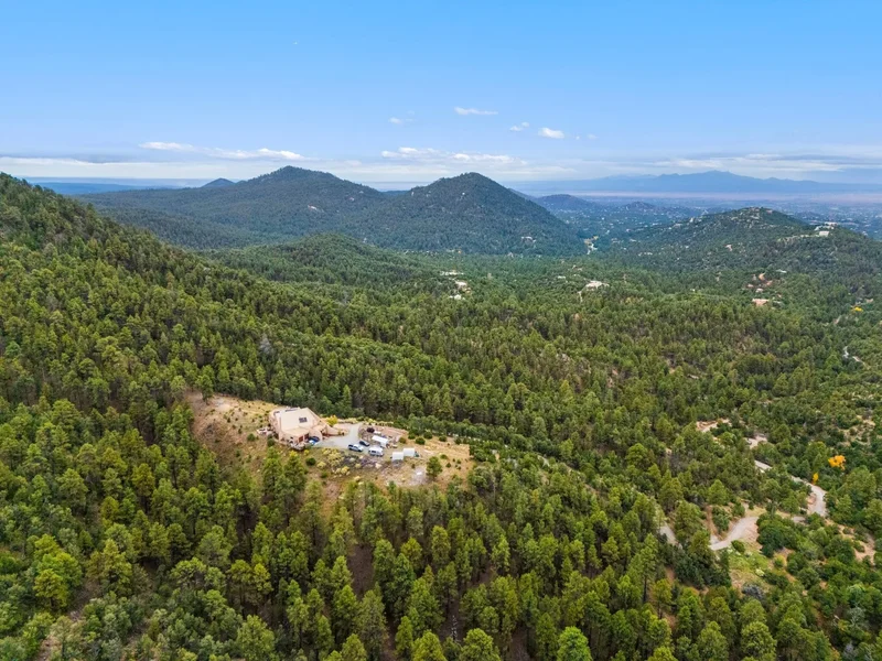 98 La Barbaria Trail, Santa Fe, NM 87505, Santa Fe, New Mexico, United States. - Photo 60