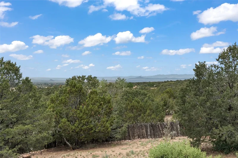 17 Alteza, Santa Fe, NM 87508, Santa Fe, New Mexico, United States. - Photo 35