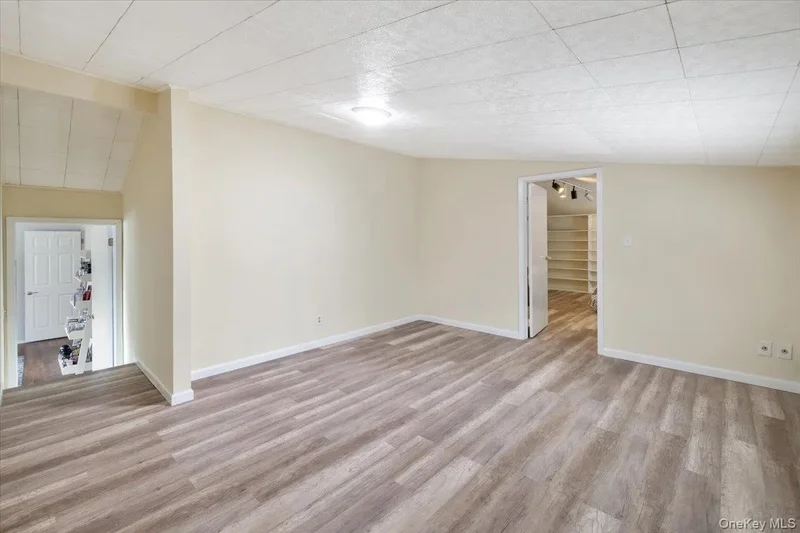 107 Tennyson Drive, Nanuet, NY 10954, Nanuet, New York, United States. - Photo 24