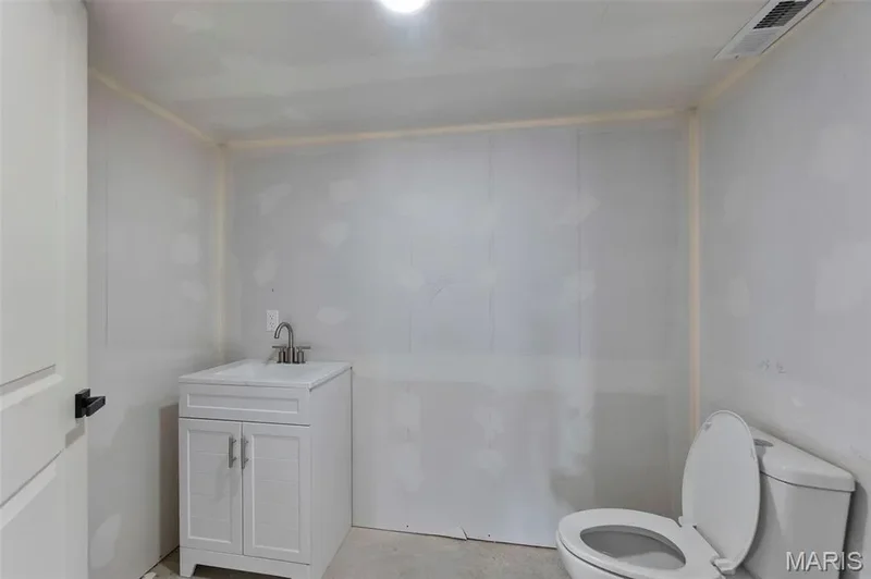6076 County Road 439, Jackson, Missouri, United States. - Photo 33