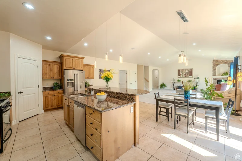 161 W SWEETBRIAR LN, Saratoga Springs, Utah, United States. - Photo 6