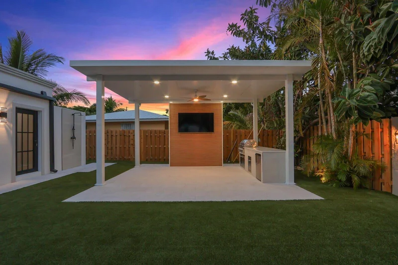 391 W Riverside Drive, Tequesta, Florida, United States. - Photo 3