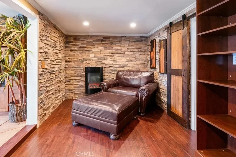 2425 Heather Avenue, Signal Hill, California, United States. - Photo 25