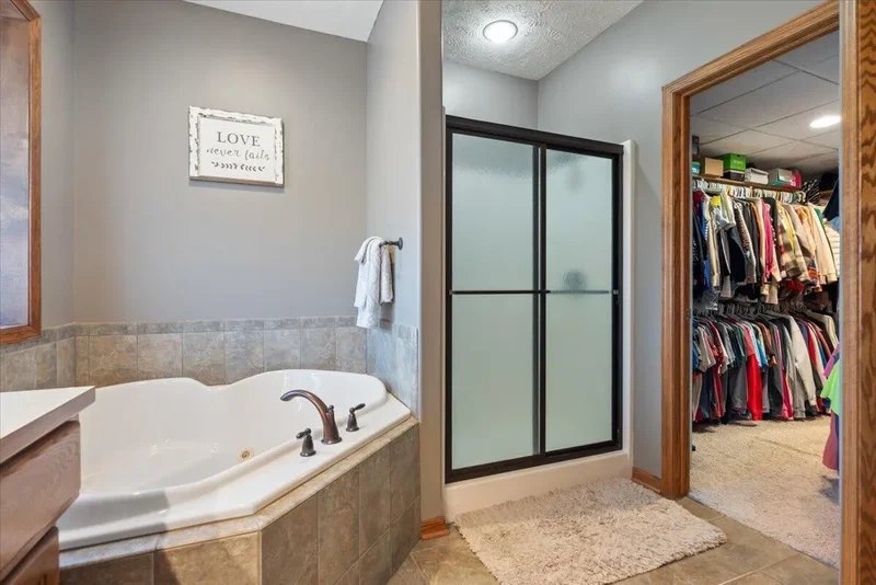 65649 Pease Road, GLENWOOD, IA 51534, Glenwood, Iowa, United States. - Photo 46