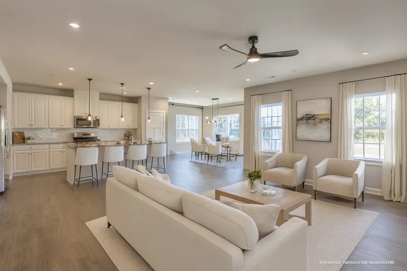 Single Family Residence in Franklin