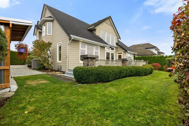 1614 Trumpeter Cres, Courtenay, British Columbia, Canada. - Photo 19