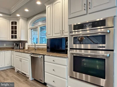 Thumbnail 53
