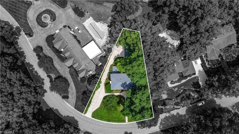 42 Kemp Road E, Greensboro, North Carolina, United States. - Photo 42