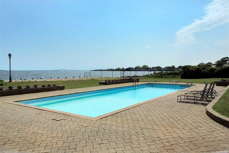 Ranch in Bay Shore