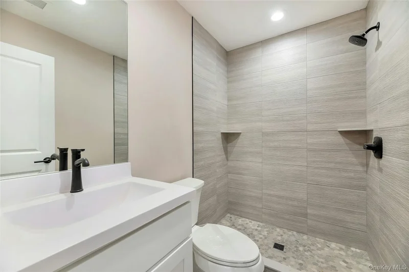 305 COMMACK Road, Shirley, New York, United States. - Photo 6