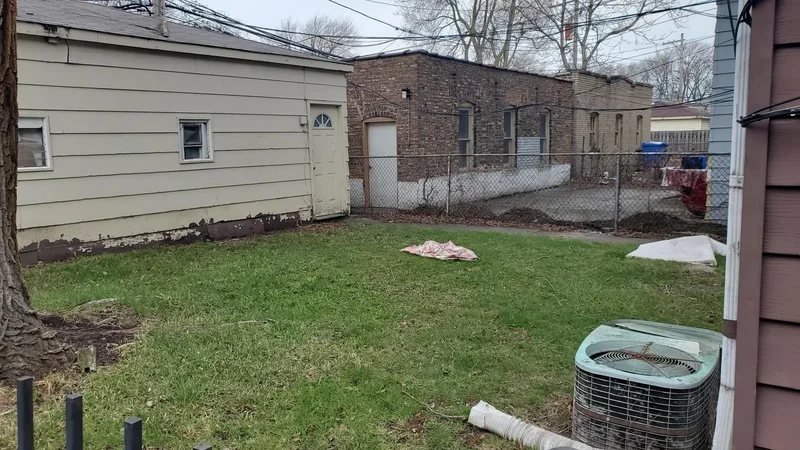 6414 N Rockwell Street, Chicago, IL 60645, Chicago, Illinois, United States. - Photo 2