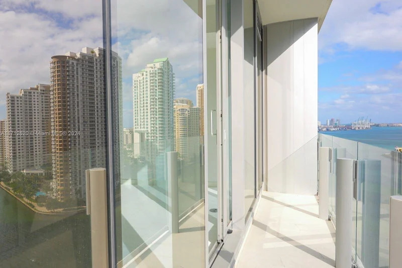 300 Biscayne Boulevard Way 1806, Miami, Florida, United States. - Photo 39