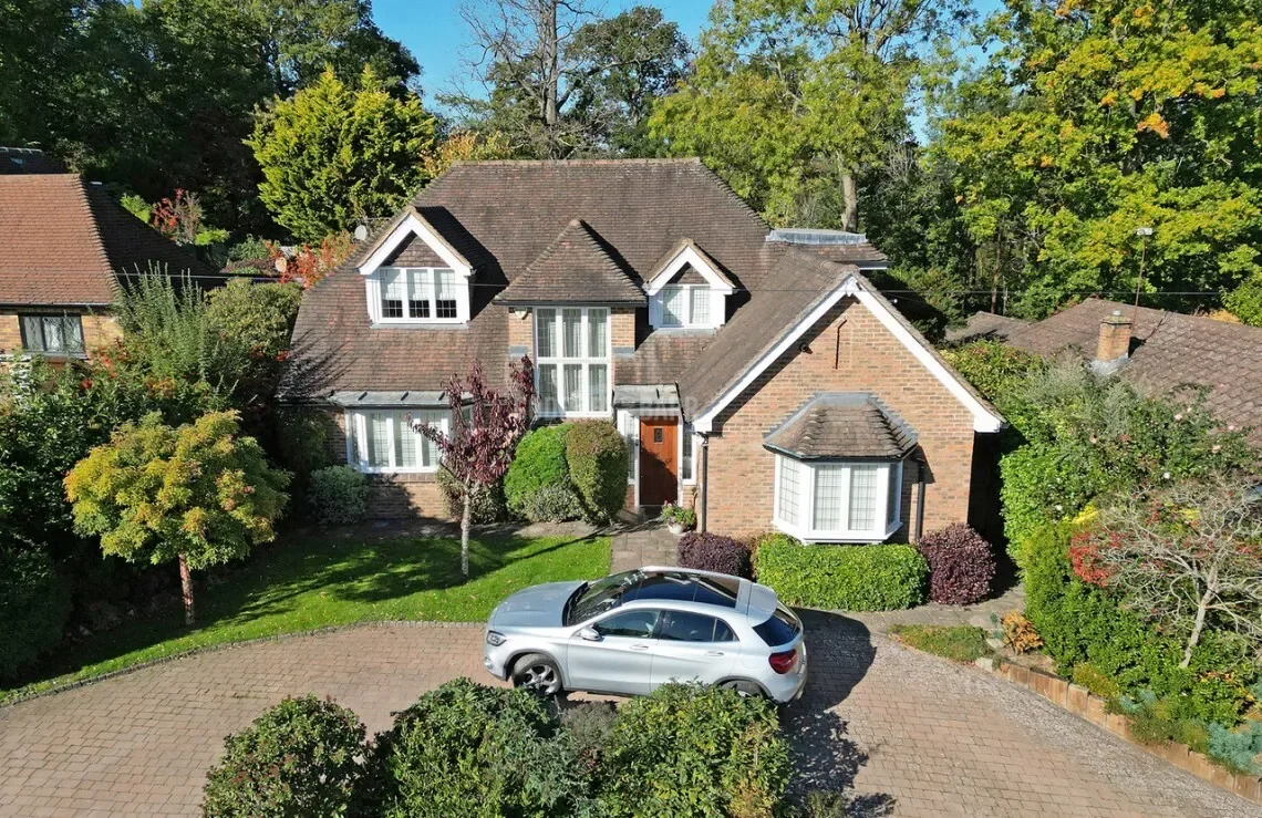 Eleanor Crescent Mill Hill Village, London, England, United Kingdom. - Photo 11