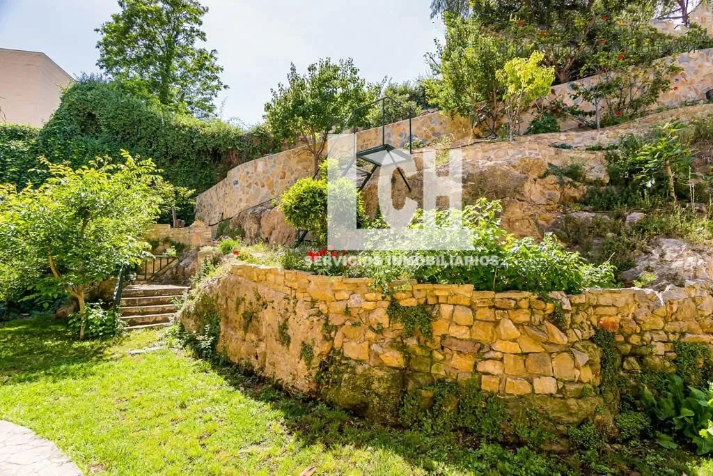 Exterior photo 7
