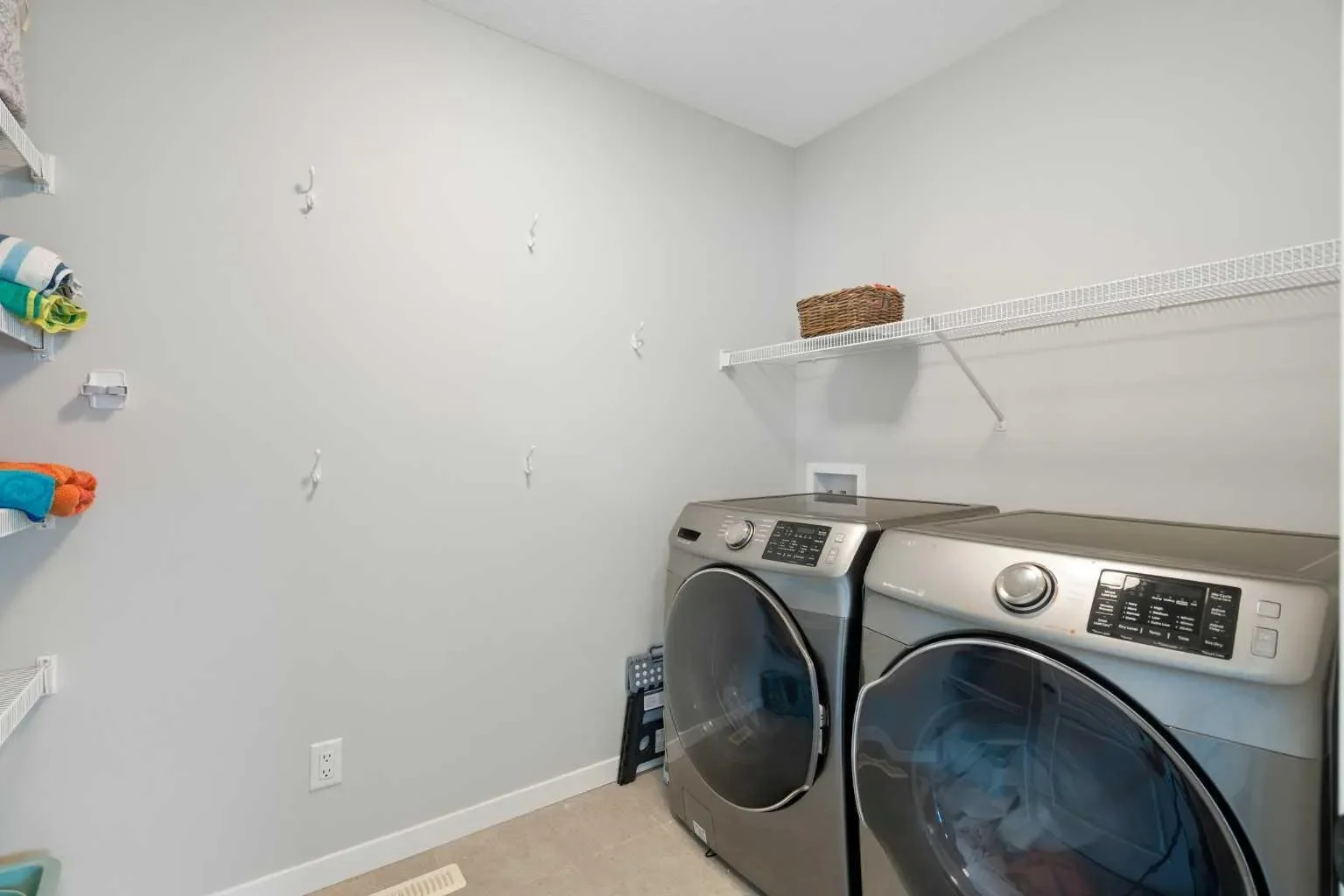 68 Masters Street SE, Calgary, Alberta, Canada. - Photo 29