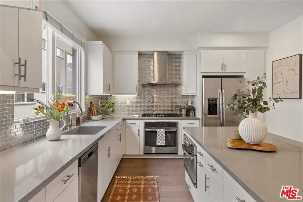 644 N Gramercy Place, Los Angeles, California, United States. - Photo 30