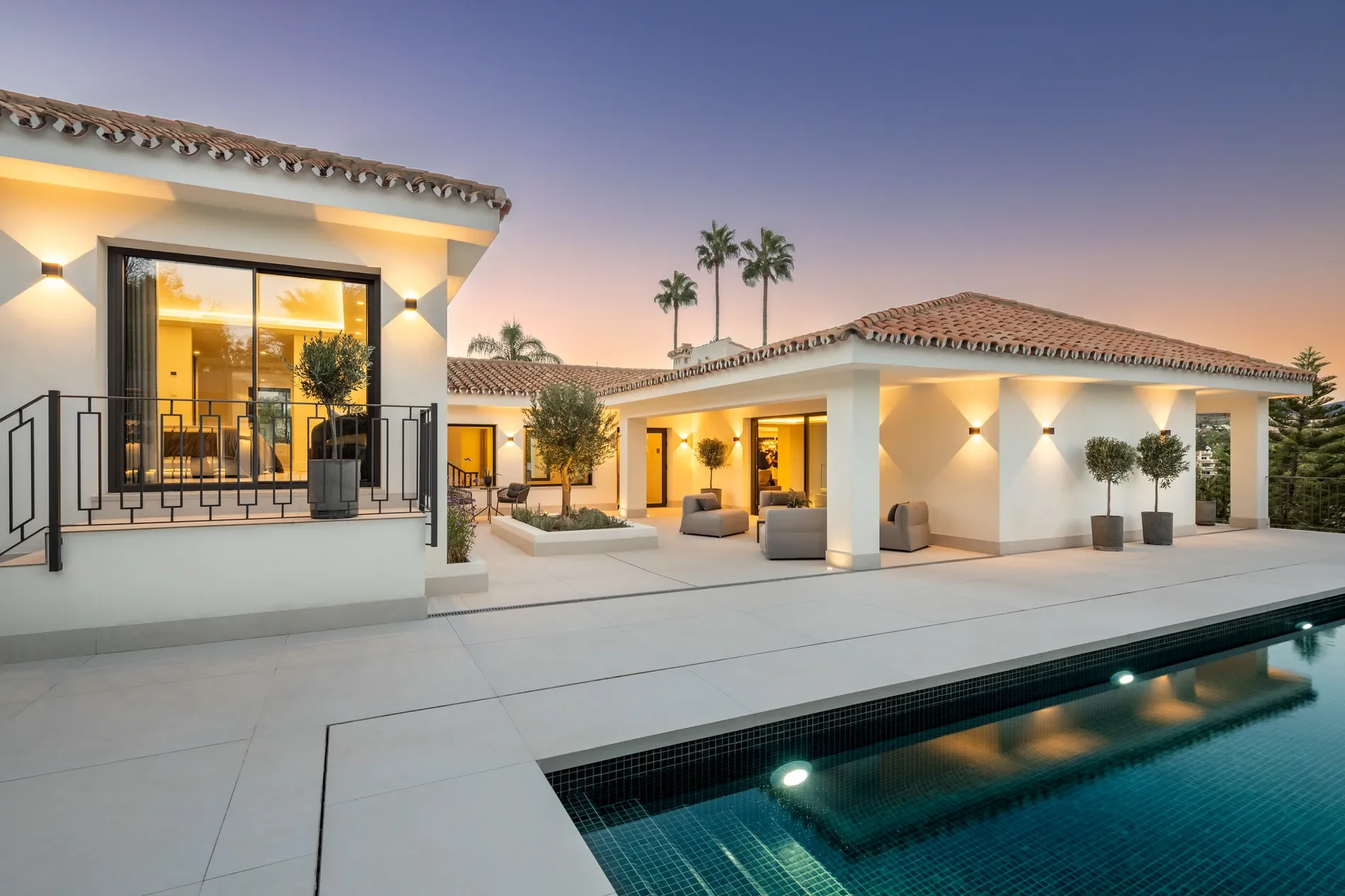 Exterior photo 9