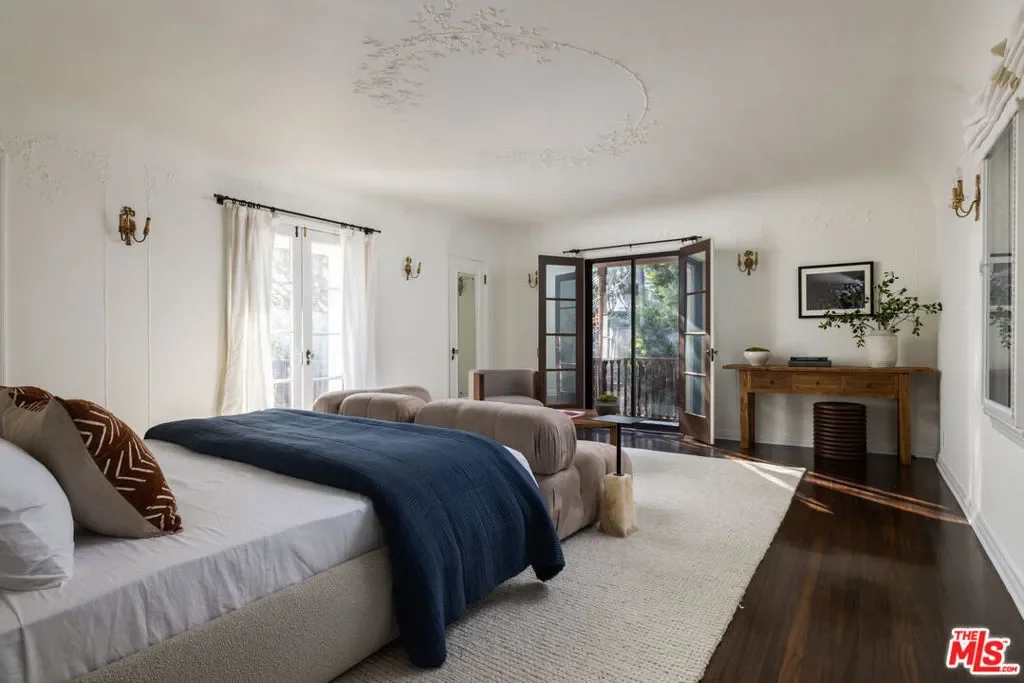 5470 Los Feliz Boulevard, Los Angeles, California, United States. - Photo 29