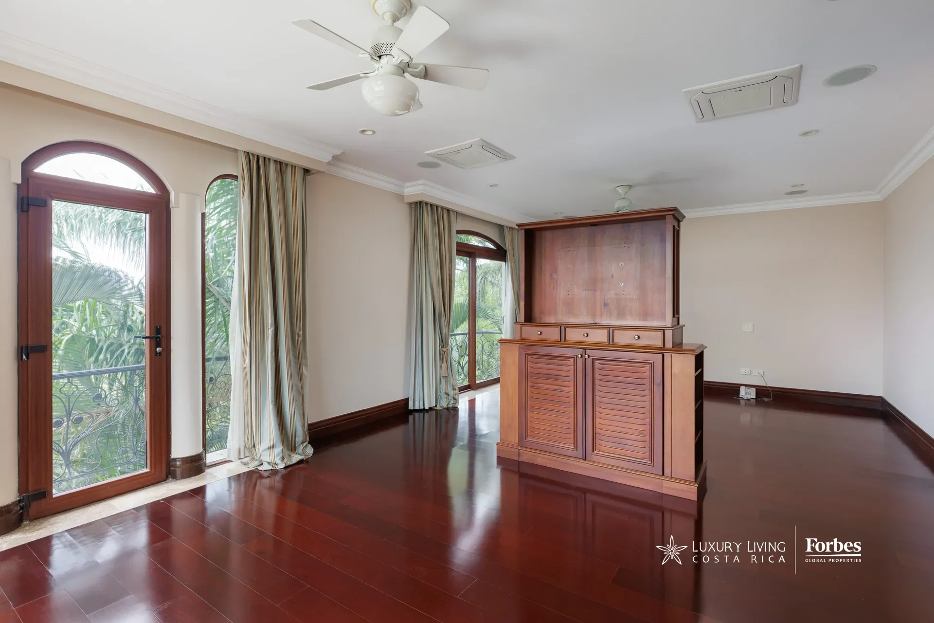 Gallery photo 4