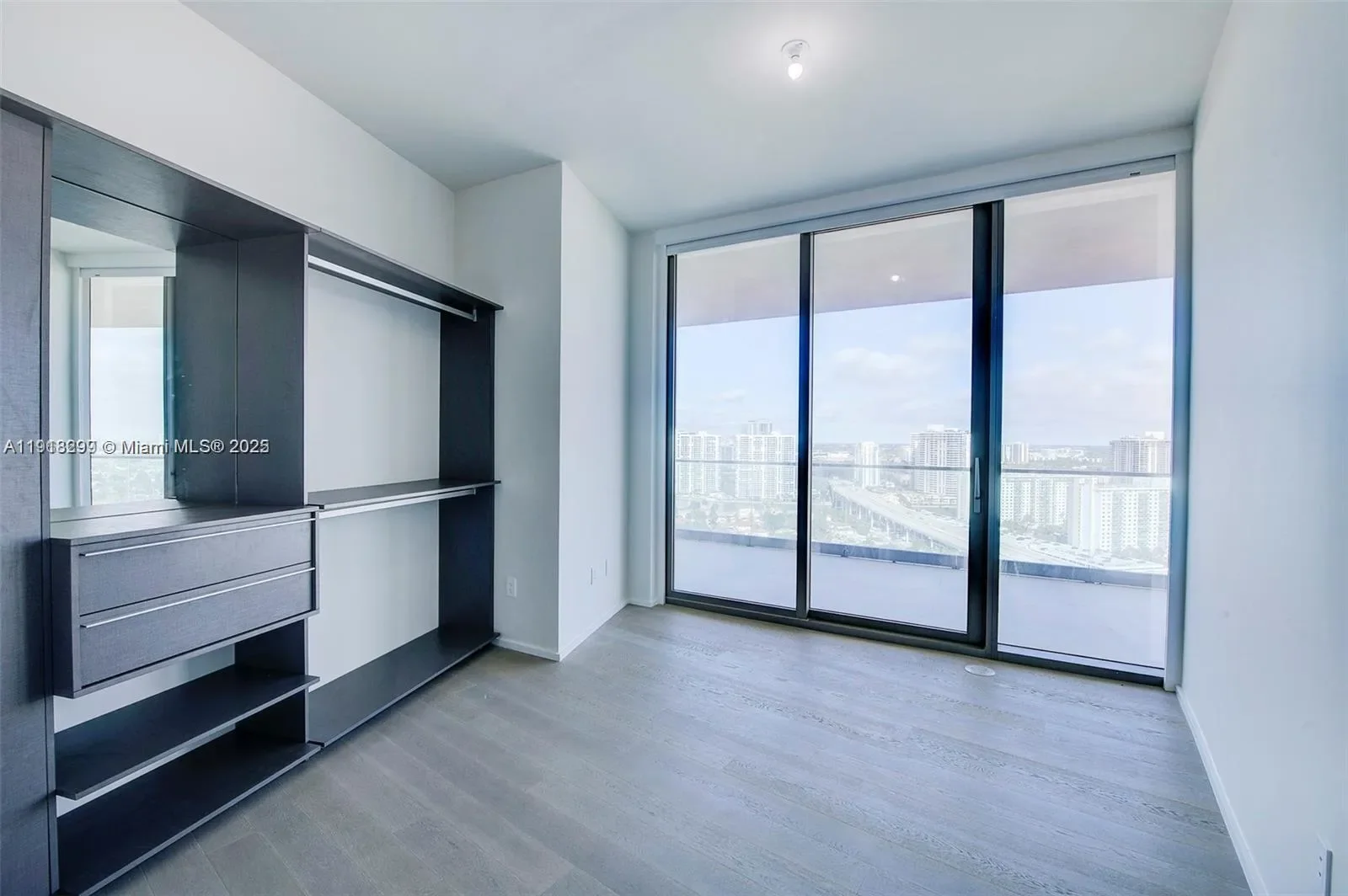 18975 Collins Ave 2205, Golden Beach, Florida, United States. - Photo 10
