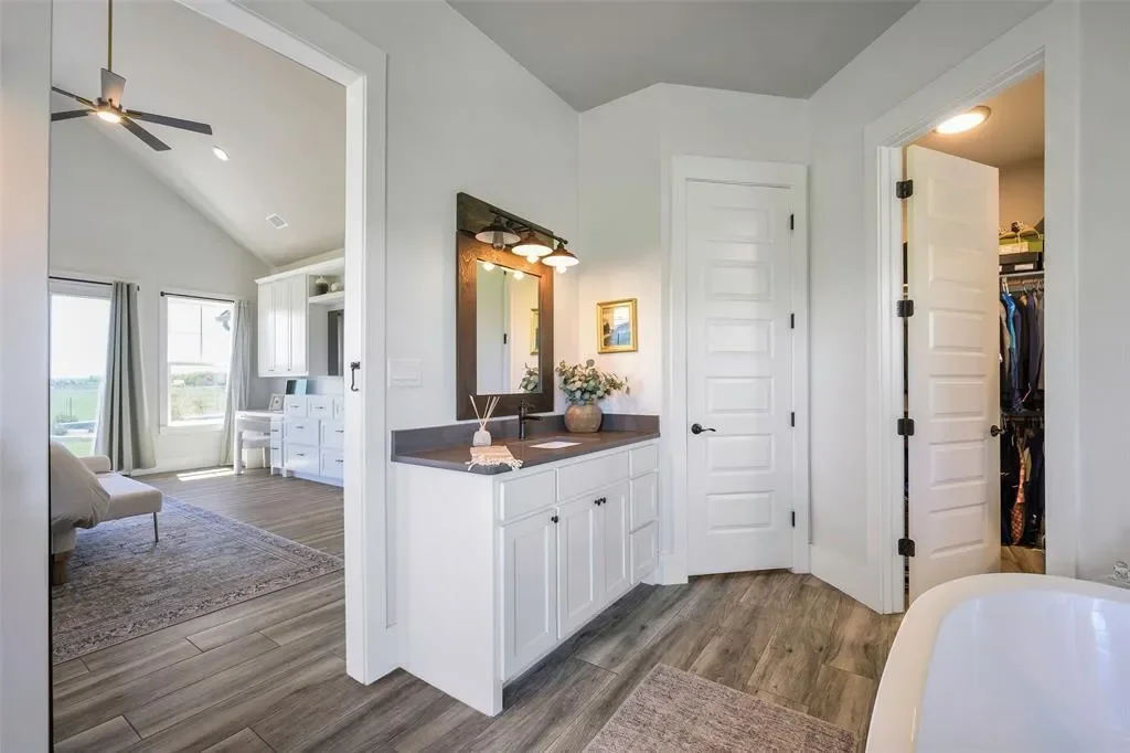 12345 Flow Road, Krum, Texas, United States. - Photo 14