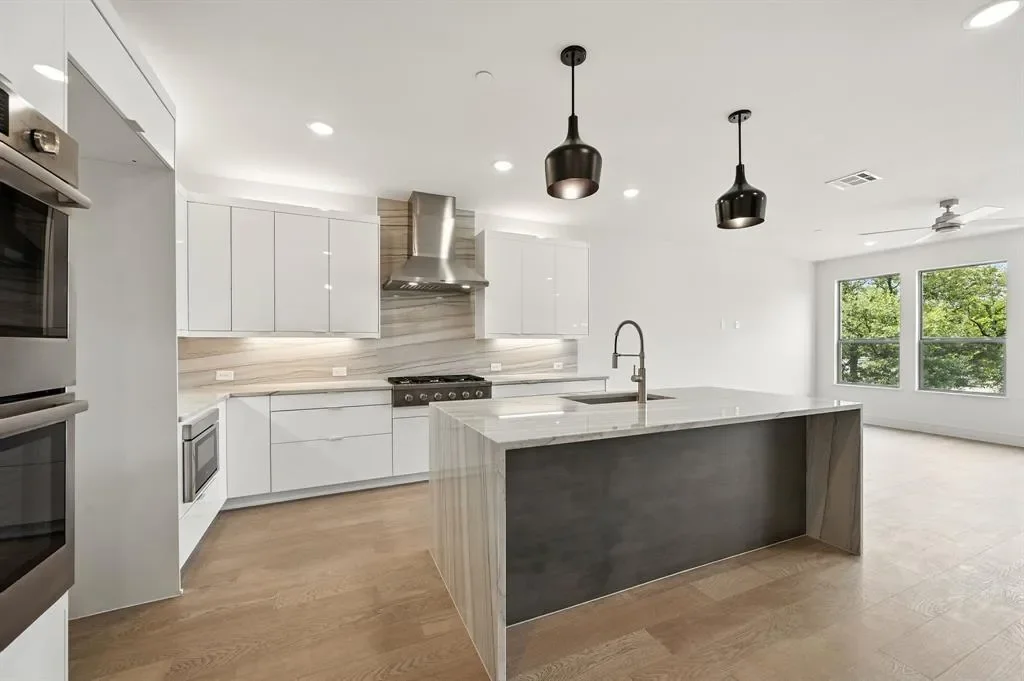 1364 Cherry Hills Lane, Irving, Texas, United States. - Photo 11