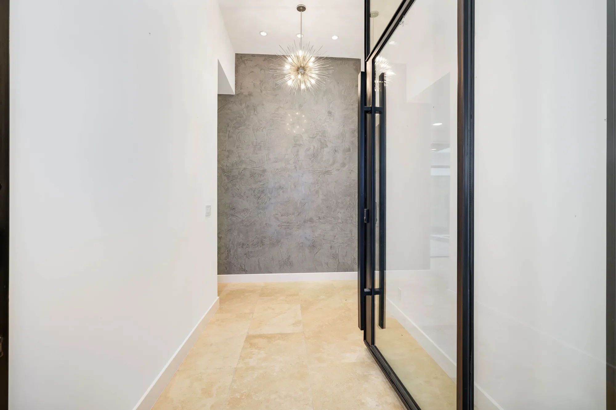 100 Canterbury Hill Street , San Antonio, TX 78209, San Antonio, Texas, United States. - Photo 14