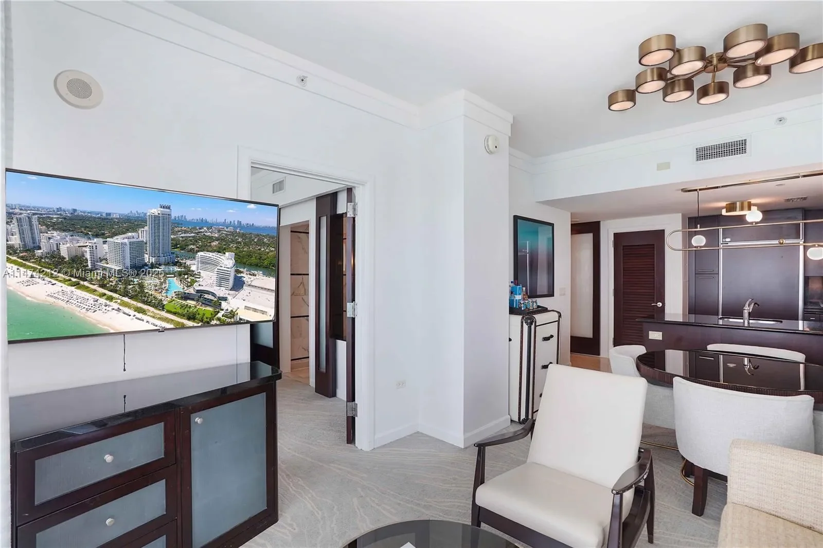 4391 Collins Ave 709, Miami Beach, Florida, United States. - Photo 8