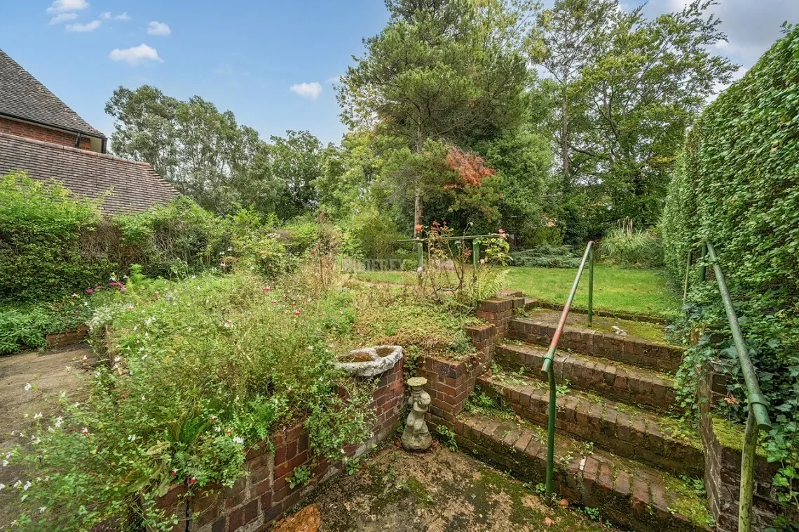 Deansway Hampstead Garden Suburb N2, London, England, United Kingdom. - Photo 8