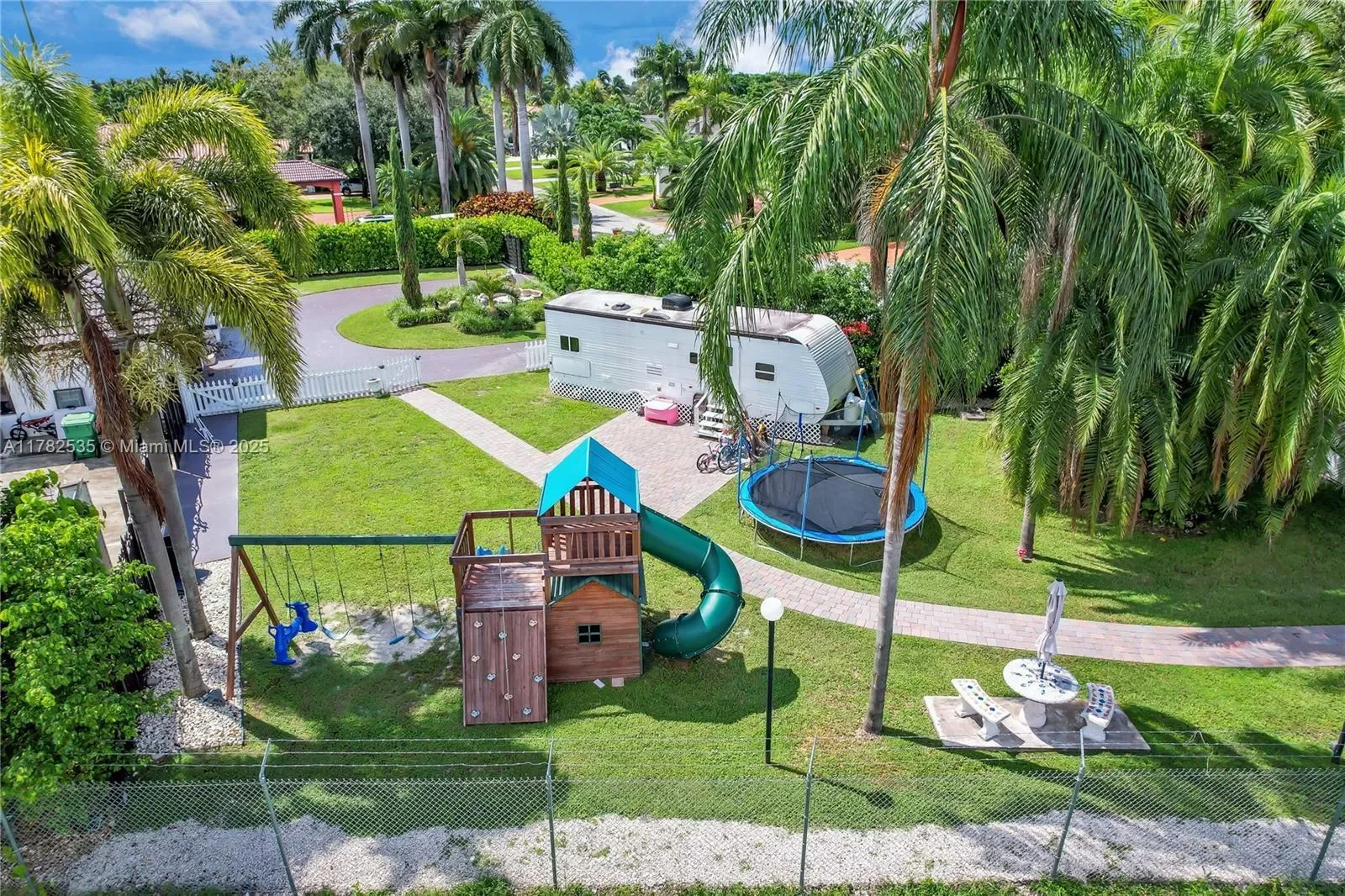 12022 SW 77th Ter, Miami, Florida, United States. - Photo 22